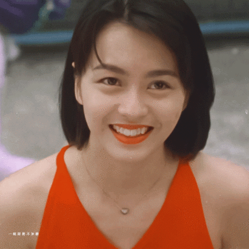 48岁梁咏琪近况曝光,一代"短发女神",越来越幸福了!