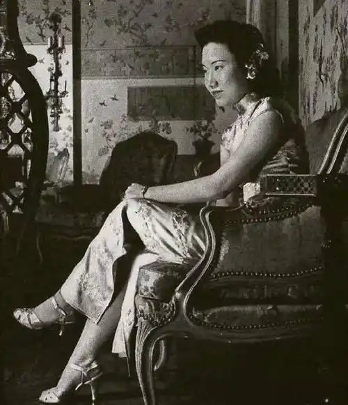 重获自由后,张学良马上飞往美国见一个女人,俩人呆90天,她是谁_蒋士云