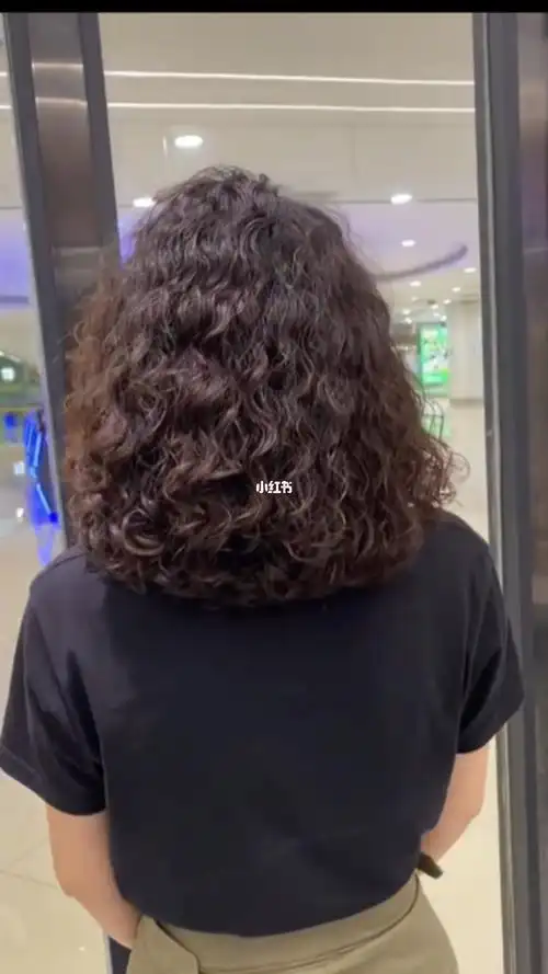 昆明烫头发秋冬必备卷发港式复古羊毛卷