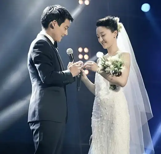 周迅|周迅:离婚让父母心痛,现在的爱情又让父母提心吊胆 _高圣远|提心