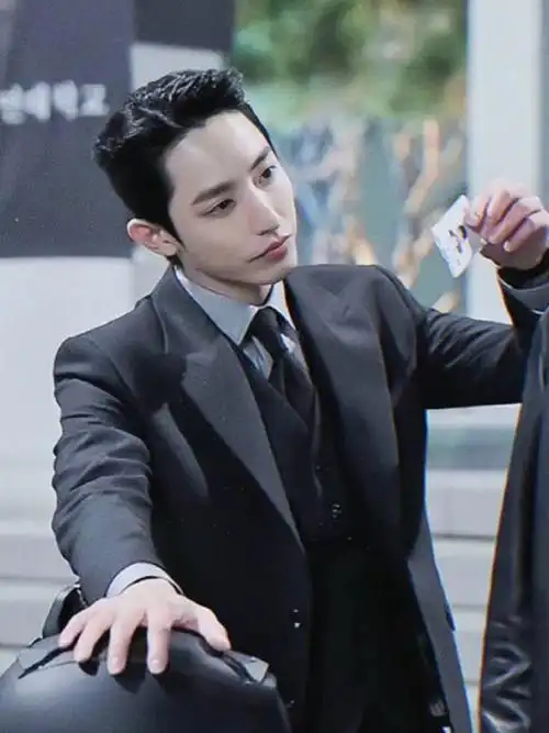 我爱西装李洙赫李洙赫神仙颜值李洙赫苏荷