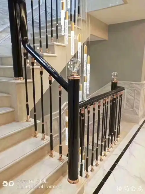 极简轻奢楼梯扶手案例 简约铝艺楼梯扶手