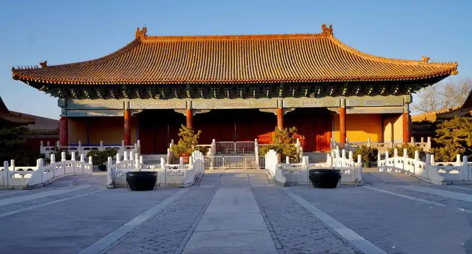 年(1420年),占地二百余亩,是根据中国古代"敬天法祖"的传统礼制建造的