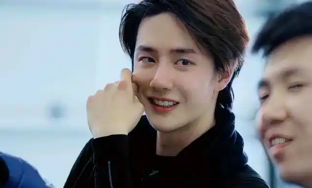 王一博以前居然长这样!内有大量王一博早期照片!_几张_街舞_鼻子