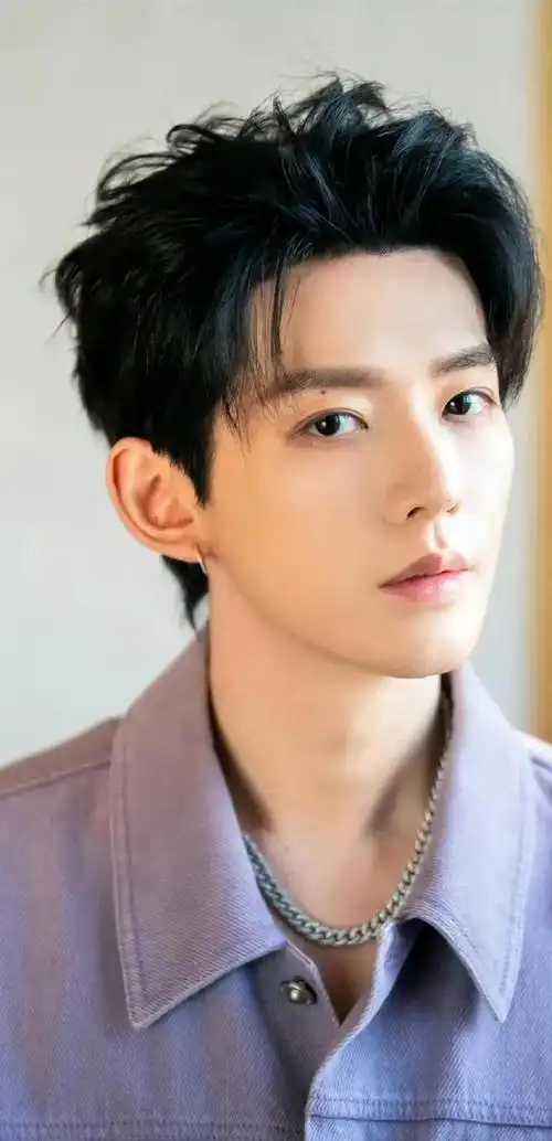 内娱男艺人新格局肖战第二梯王一博第三梯成毅邓为等第四梯