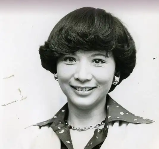 原创tvb初代女神欧嘉慧病逝细节躺在老公怀中离开患癌3年乐观面对