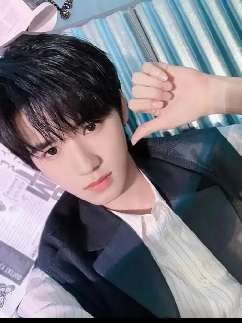 宋亚轩生日写真花絮图##宋亚轩最新怼脸自拍