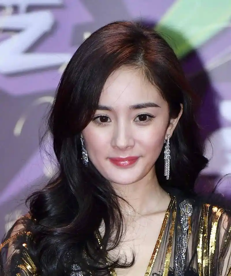 原创脸崩杨幂近照曝光尽显憔悴早年灵动美不复存在