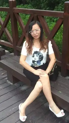 44岁离异女征婚照片(id:94705941)_西藏拉萨征婚交友_珍爱网