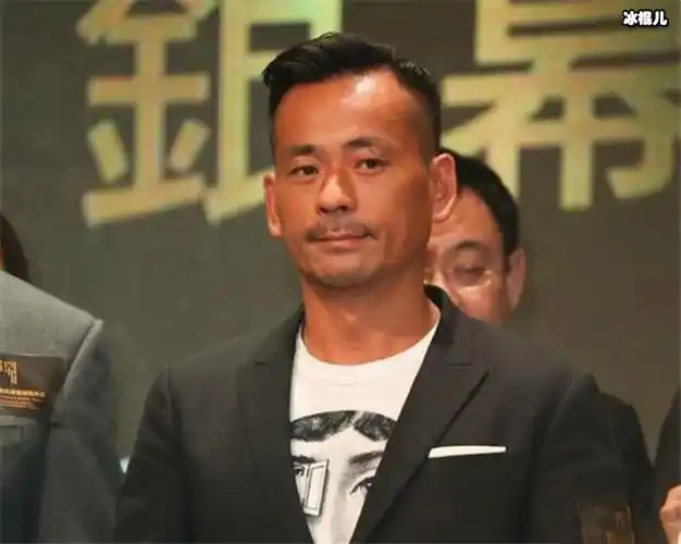 洗米华的照片2007年以来,周焯华在澳门等地赌场承包赌厅,又于2016年在