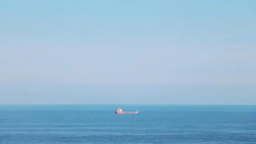 蔚蓝大海清爽迷人风景