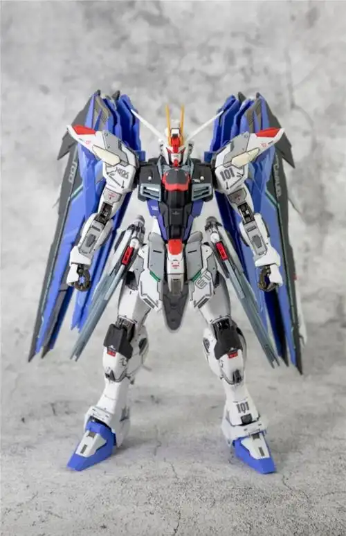 万·代(ban·dai)大班mg高达模型1:100强袭自由2.