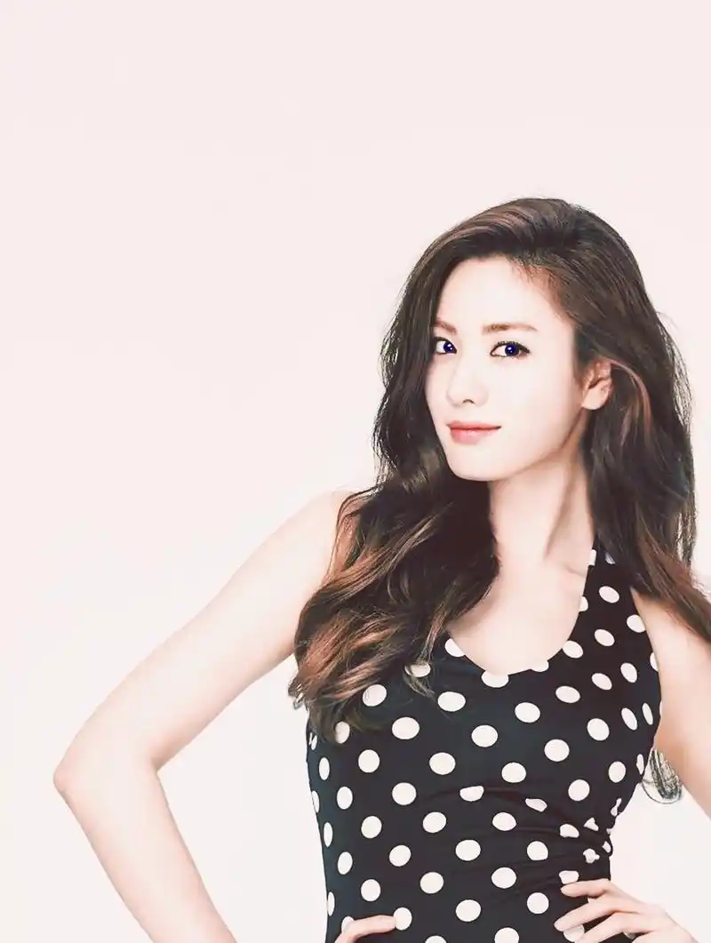 韩国天然型的美女歌手林珍娜