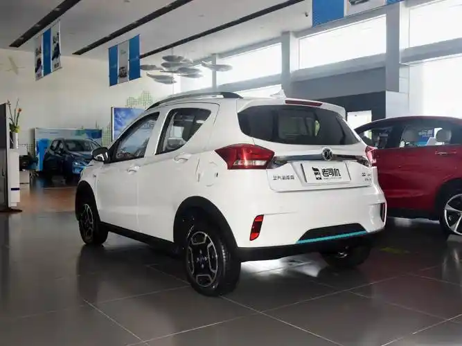 满电表显续航301km,便宜好用,买菜代步,实拍北汽新能源ec3