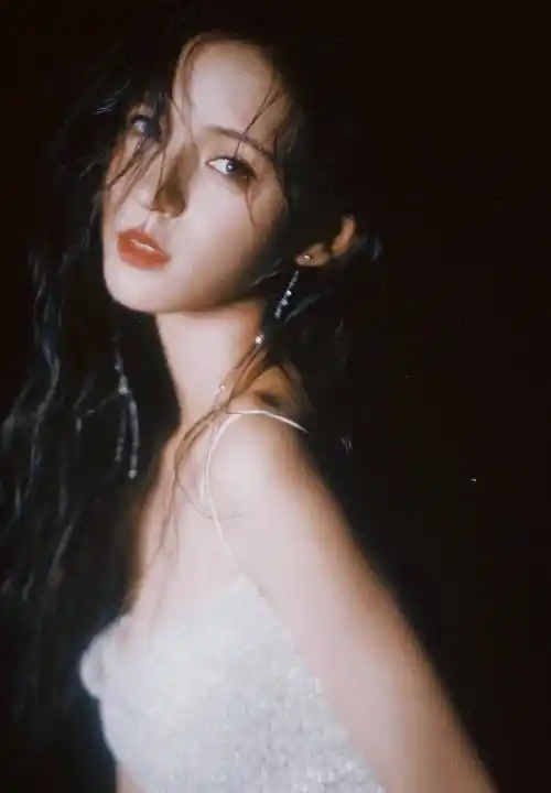 张予曦完美身材:细腰大长腿的秘密_身体_食品_饮食