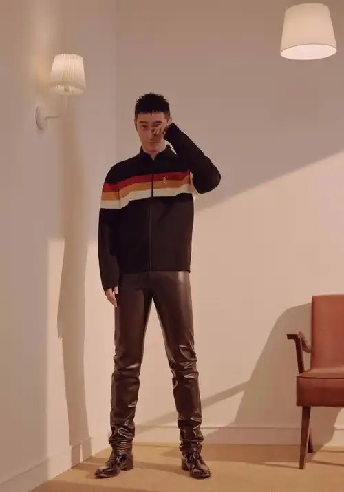 黄晓明最新个人写真集寸头清爽居家休闲随性