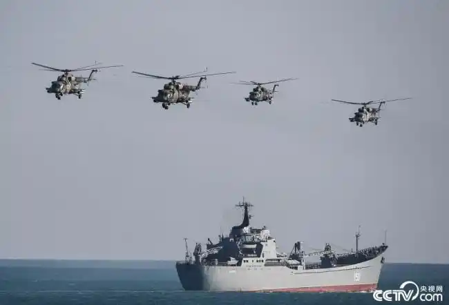 俄黑海舰队在克里米亚举行大规模军演