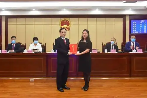 决定任命邝世铭为台山市人民政府副市长