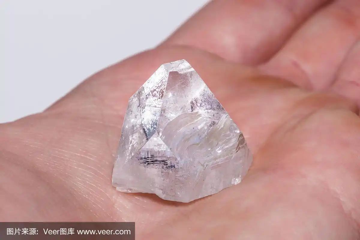 白色的透明水晶钻石宝石宝石宝石宝石矿物珍贵