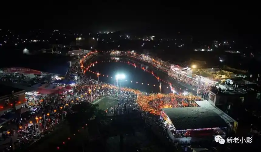 普宁大长陇正月十五夜万人营灯