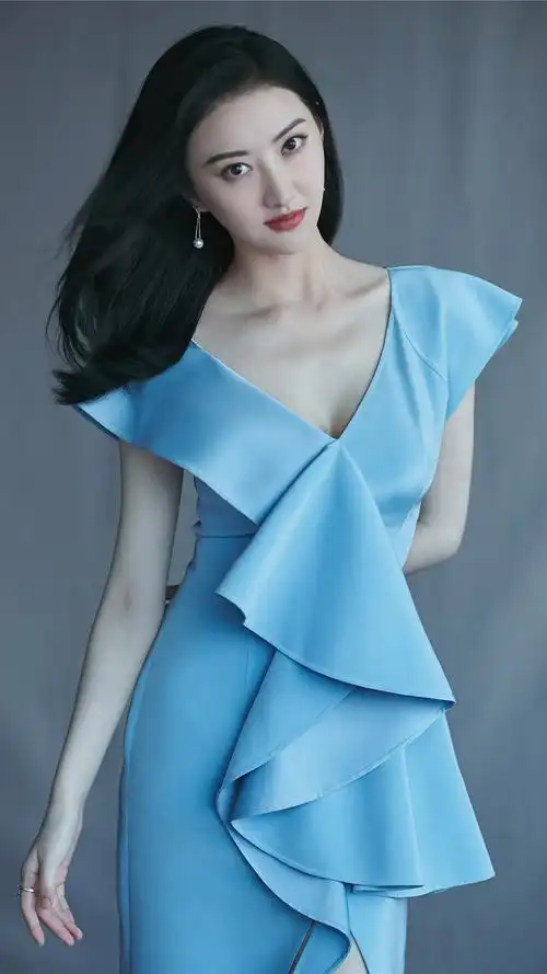 景甜深v礼服性感写真手机壁纸_明星_手机壁纸下载_美桌网