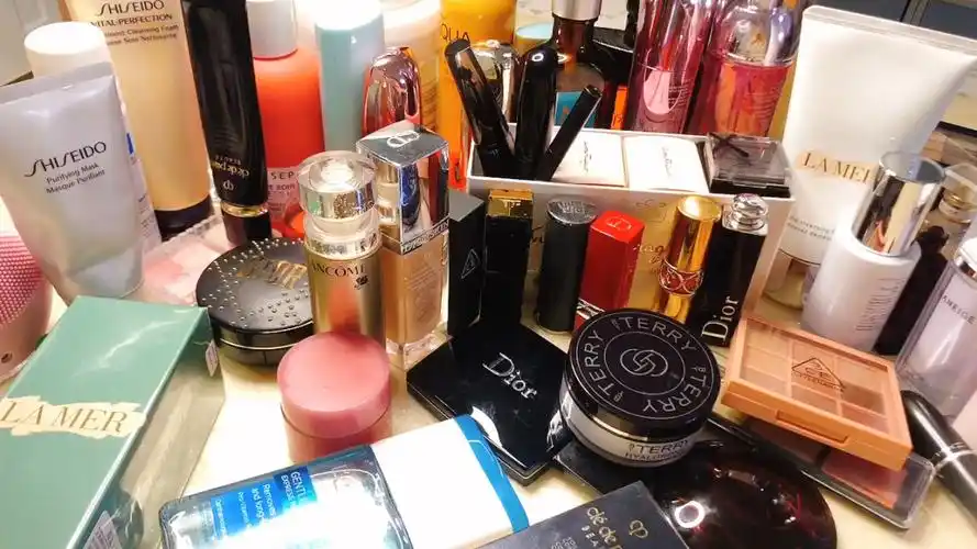 今天又收到了一堆化妆品,那么顺便来给大家种草种草