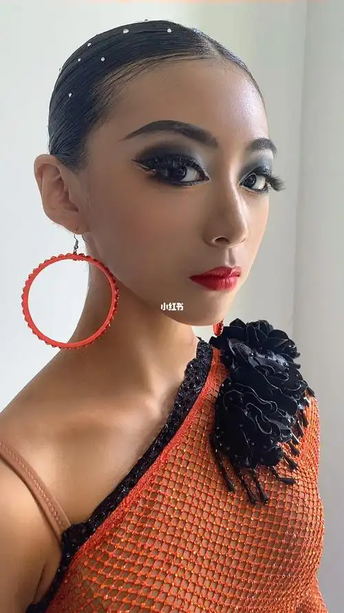 国际拉丁舞妆面造型
