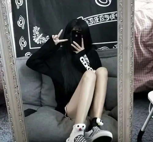 出单:【真人】手机挡脸女头