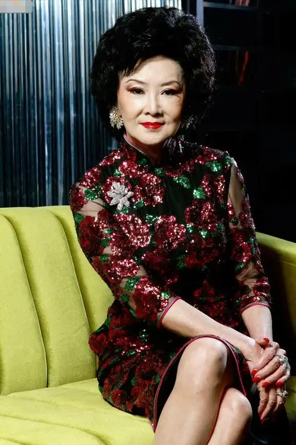 苗金凤最初歪打正着步入演艺圈,结果一演几十年,可