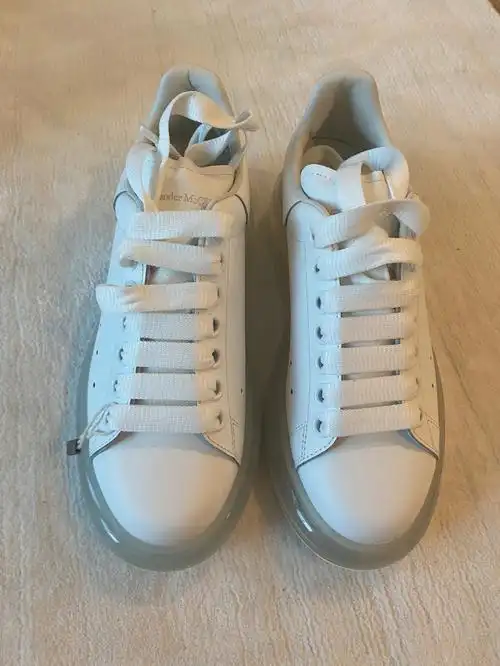 alexandermacqueen小白鞋