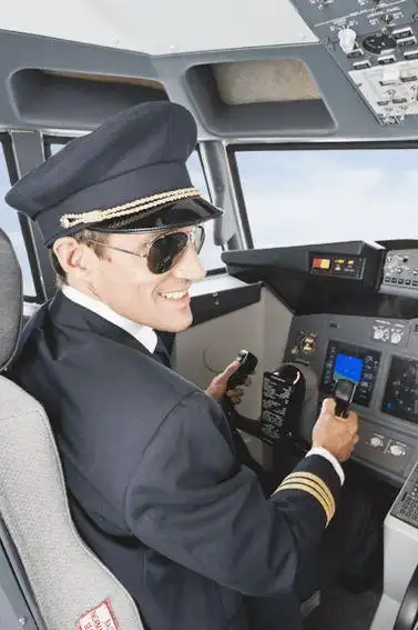 机长人见人爱,那你对副机长了解多少?