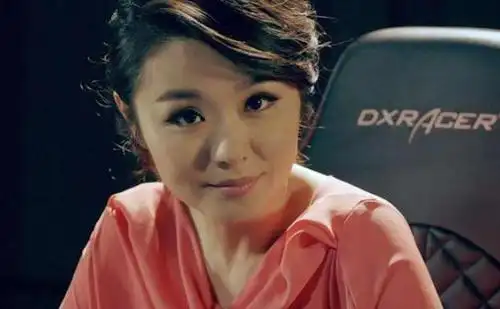 爱情公寓里的lisa榕,婚姻事业双丰收,如今美到不敢认