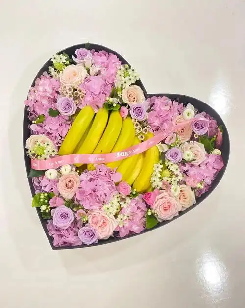 香蕉鲜花礼盒