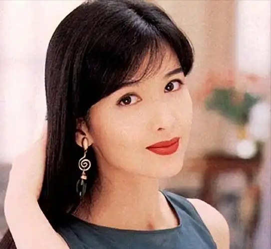 港台女明星周慧敏的绘画作品欣赏不愧是演艺界美术课代表