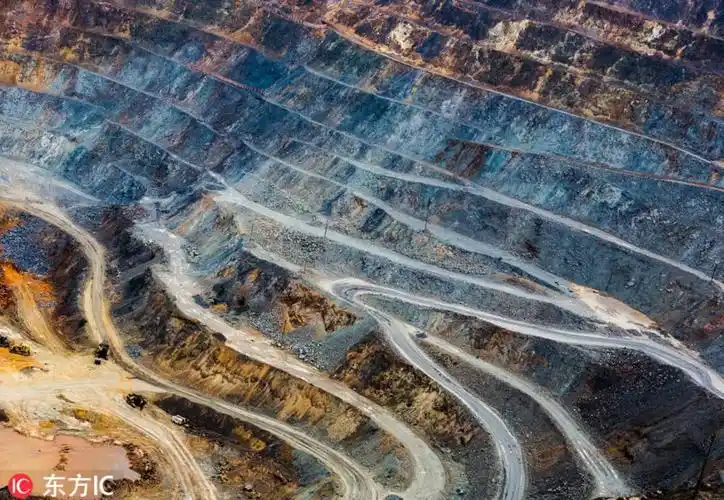 人类挖掘史上的奇迹即将闭坑的南山铁矿凹山采场