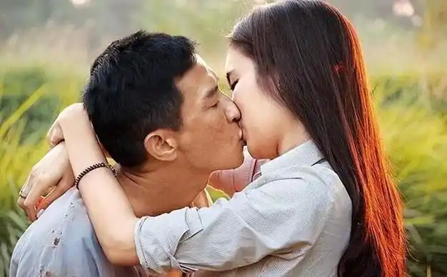 怀疑性取向|编剧|古天乐|薛凯琪|张智霖|华语歌手|粤语歌曲_网易订阅