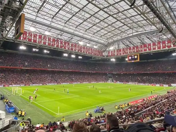 阿姆斯特丹球场洲明大屏(摄于荷甲赛事期间)