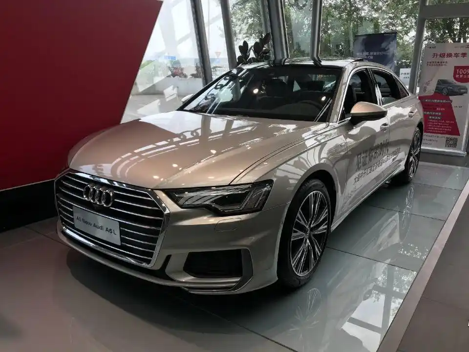 首台2020款奥迪a6亮相香槟金色车身运动款内饰比宝马5系帅气