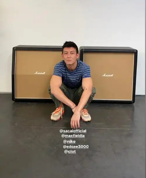 祖孙三代温馨同框,alaia被烈日晒出表情包|耐克|陈冠希|全家福_新浪