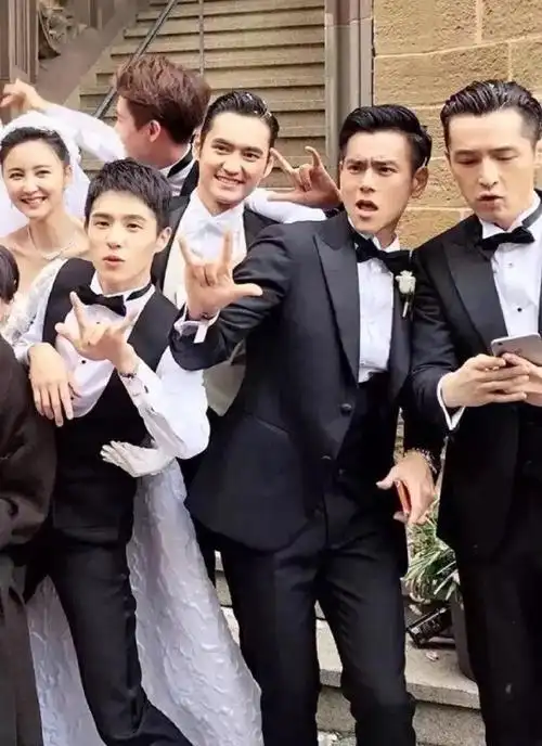 胡歌终于当新郎了##胡歌再也当不了伴郎