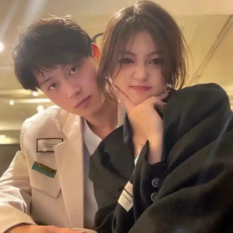 好看的双人真人情侣头像