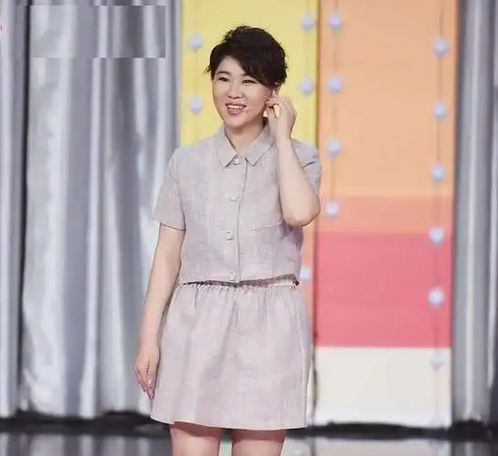 小沈阳妻子沈春阳蜕变成功摆脱土肥圆有点白富美的意思