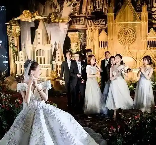 盘点明星婚礼名场面:有豪华奢侈,有简约低调,也有感动和欢喜