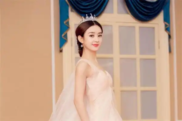 赵丽颖将在巴厘岛举办婚礼?看到伴娘团,网友:不怕抢风头么