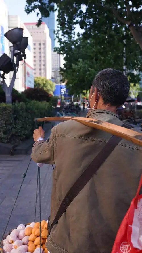 肩上的担子远不止这些