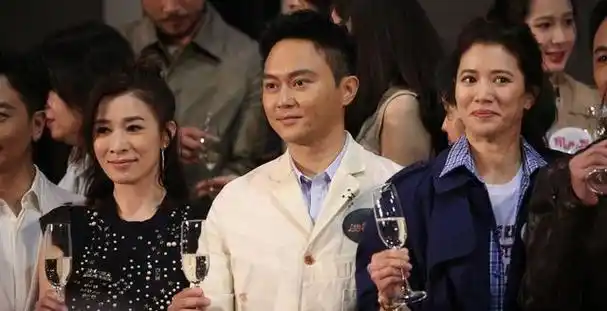 世上渣男千千万,最怕张智霖这种!结婚22年,袁咏仪输得一塌糊涂