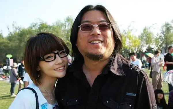 高晓松前妻回应影射:非炒作,没拖欠离婚费