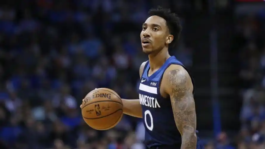 26日nba:狼队主帅解释蒂格替补 克莱将客串场边记者