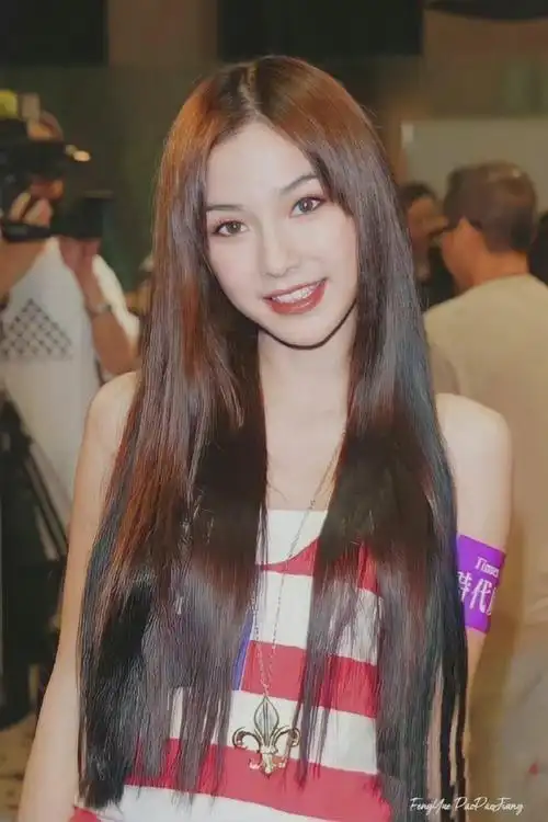 组图angelababy早期旧照胶原蛋白满满五官精致似洋娃娃