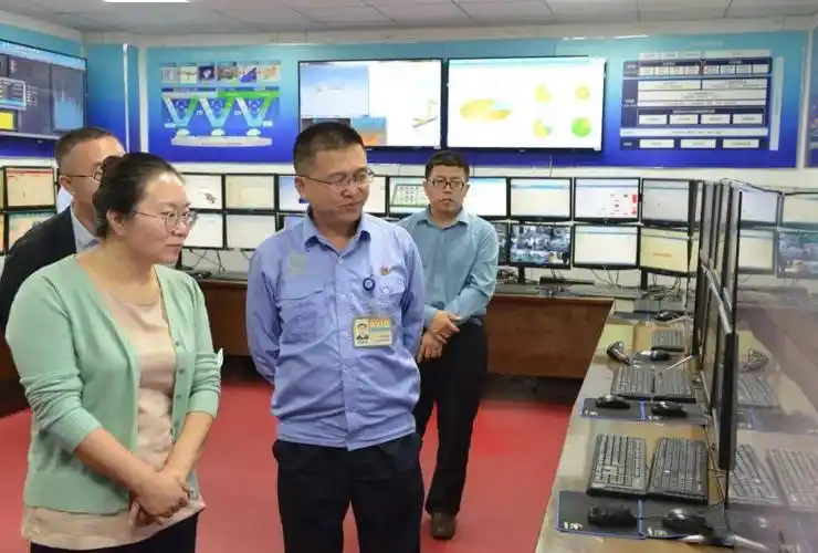 太原市小店区区长袁尔铭到太航调研走访